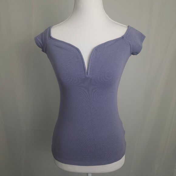 Express S Periwinkle Fitted Blouse Top Women’s Small Short Sleeve Deep V-Neck - Picture 1 of 5